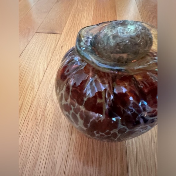 Hand blown glass vase with removable top. Never displayed. - Picture 3 of 5